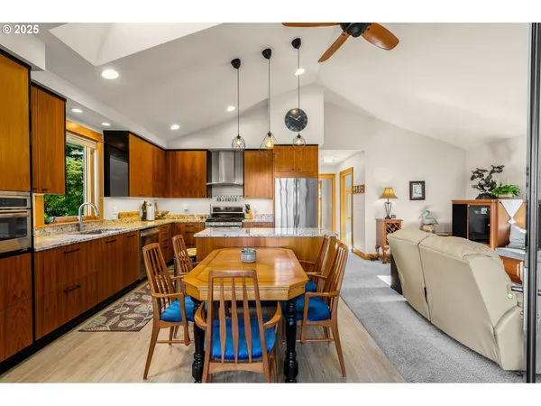 $1,499,800 | 20805 Northeast Big Fir Lane, Dundee, OR 97115