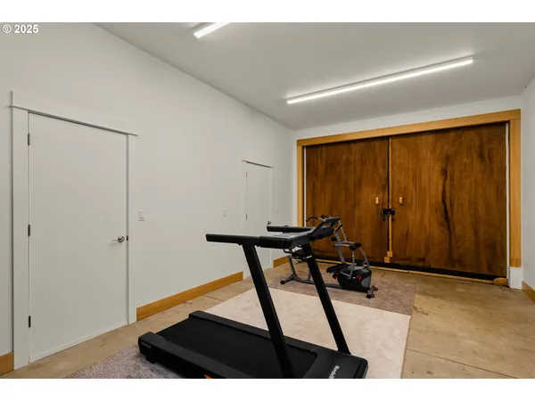 $1,499,800 | 20805 Northeast Big Fir Lane, Dundee, OR 97115