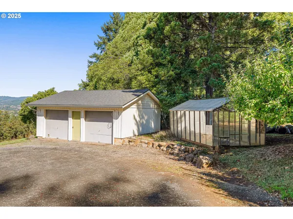 $1,499,800 | 20805 Northeast Big Fir Lane, Dundee, OR 97115