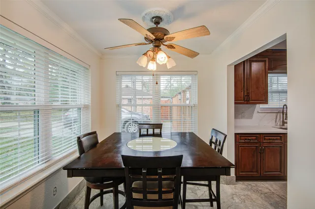 a view of entryway with washer and dryer