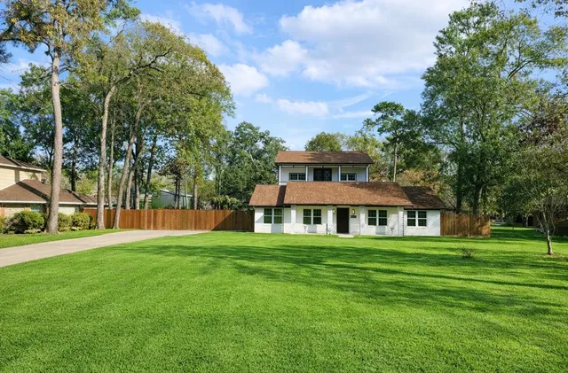 $590,000 | 25910 Maplewood Drive, Spring, TX 77386