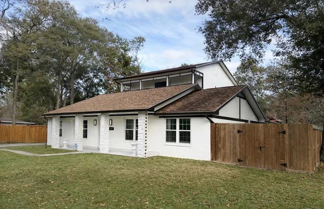 $590,000 | 25910 Maplewood Drive, Spring, TX 77386