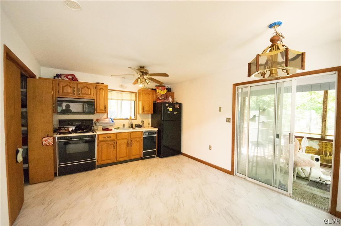 156 Rim Road East Stroudsburg, PA 18302 - Photo 11 of 37 Gallery Image 11
