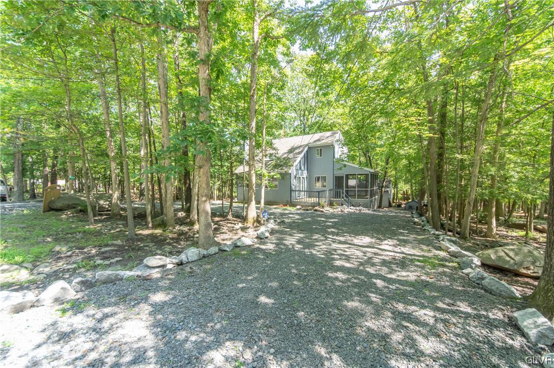 156 Rim Road East Stroudsburg, PA 18302 - Photo 2 of 37 Gallery Image 2