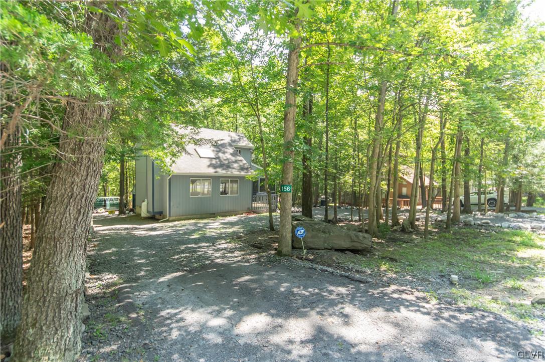156 Rim Road East Stroudsburg, PA 18302 - Photo 3 of 37 Gallery Image 3