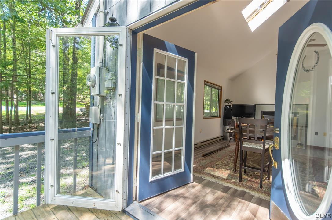 156 Rim Road East Stroudsburg, PA 18302 - Photo 4 of 37 Gallery Image 4