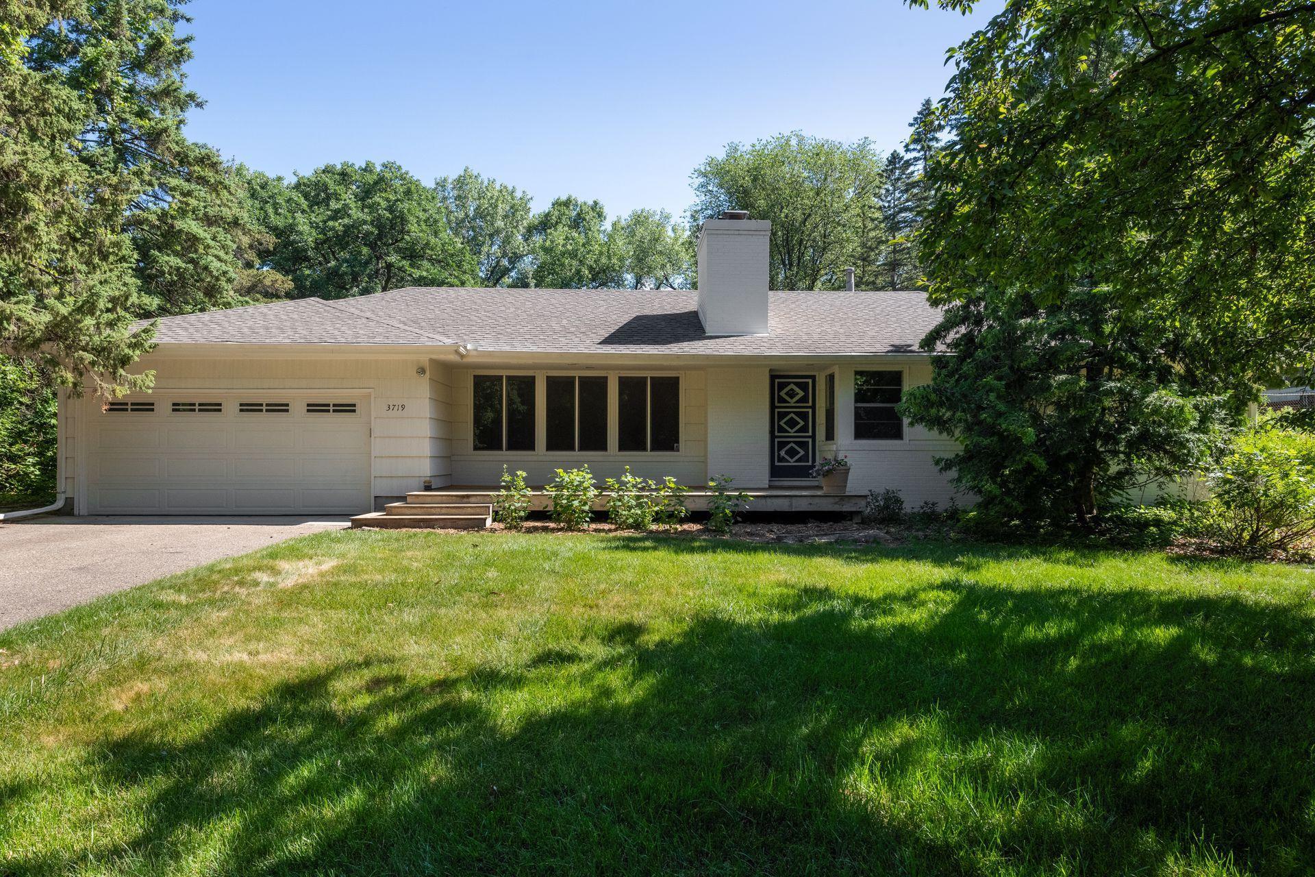 3719 Cardinal Road Minnetonka, MN 55345 - Photo 2 of 30