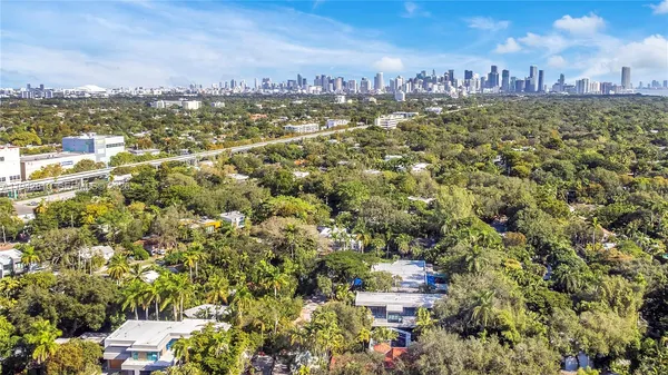 $3,050,000 | 2496 Abaco Avenue, Miami, FL 33133