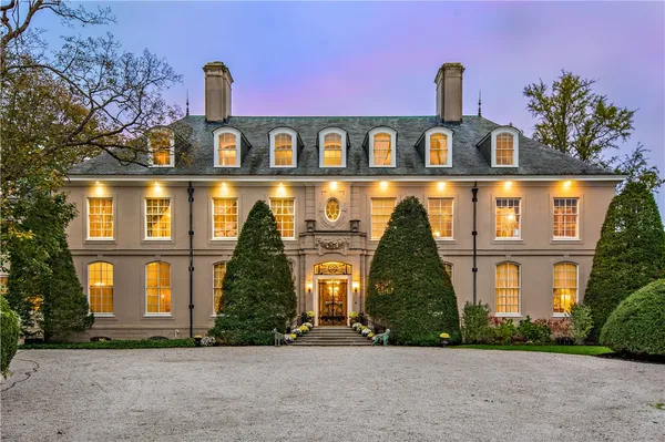 $100,000 | 115 Narragansett Avenue, Newport, RI 02840