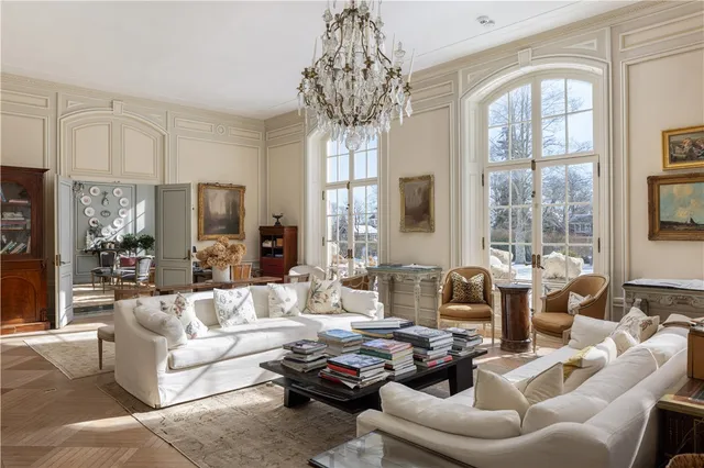 $100,000 | 115 Narragansett Avenue, Newport, RI 02840