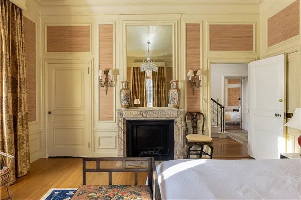 $100,000 | 115 Narragansett Avenue, Newport, RI 02840