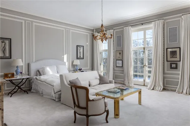 $100,000 | 115 Narragansett Avenue, Newport, RI 02840