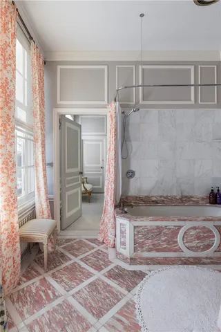 $100,000 | 115 Narragansett Avenue, Newport, RI 02840