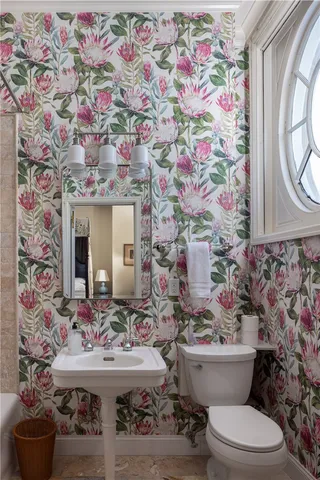 $100,000 | 115 Narragansett Avenue, Newport, RI 02840