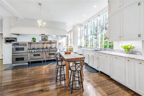 $100,000 | 115 Narragansett Avenue, Newport, RI 02840