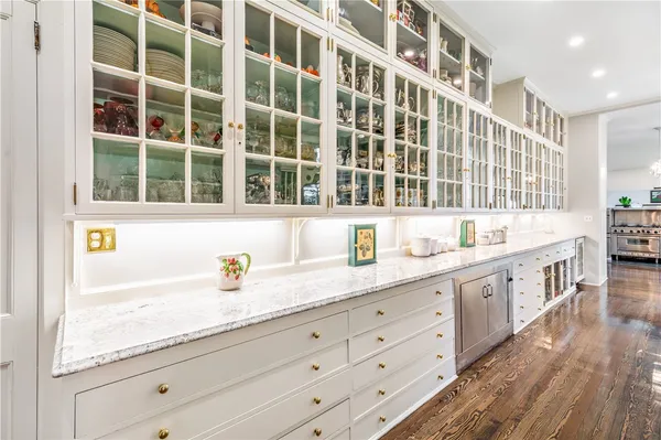 $100,000 | 115 Narragansett Avenue, Newport, RI 02840