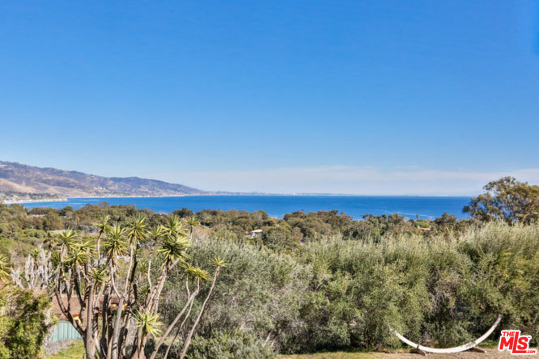 7050 Dume Drive Malibu, CA 90265 - Photo 13 of 13 a view of a sky from a city
