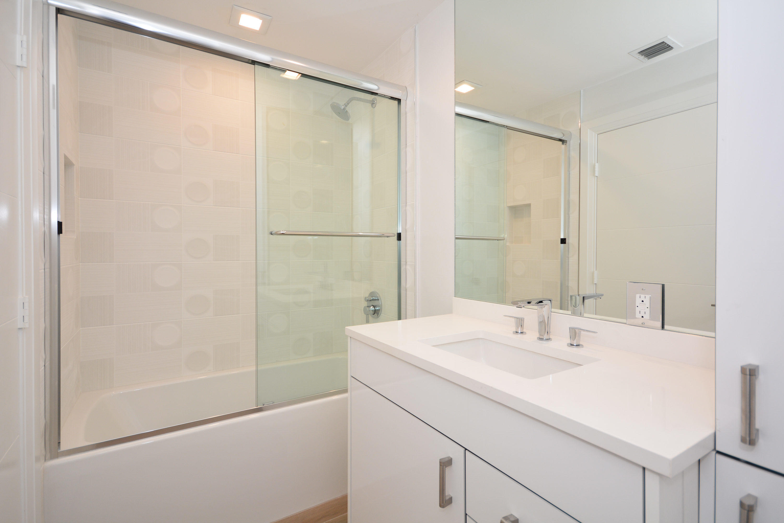 17663 Foxborough Lane Boca Raton, FL 33496 - Photo 19 of 60 en suite bathroom