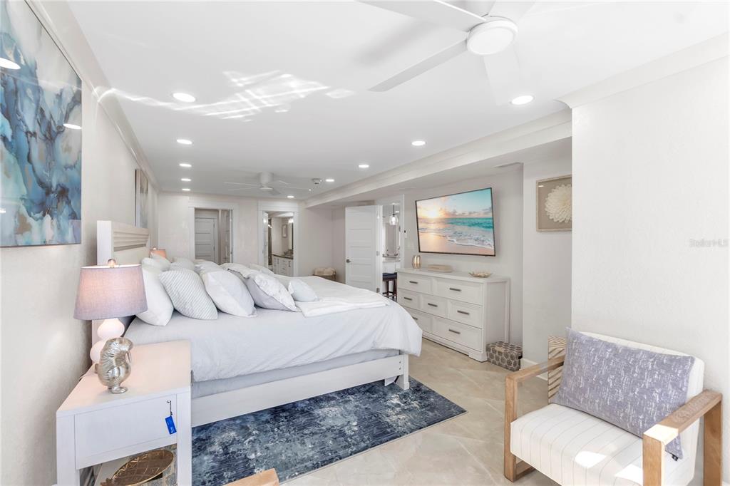 5770 Midnight Pass Road, Unit C608 Siesta Key, FL 34242 - Photo 13 of 55