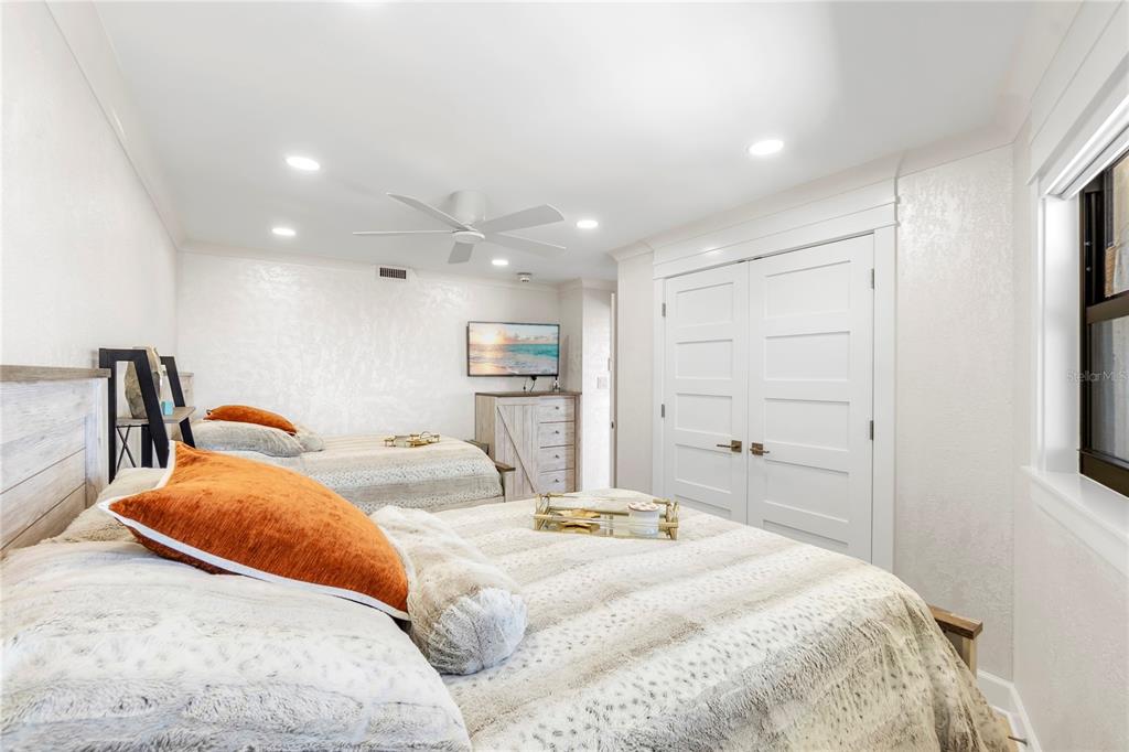 5770 Midnight Pass Road, Unit C608 Siesta Key, FL 34242 - Photo 19 of 55