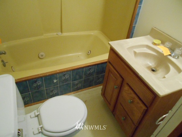 218 Southwest 304th Street Federal Way, WA 98023 - Photo 12 of 14 Gallery Image 12