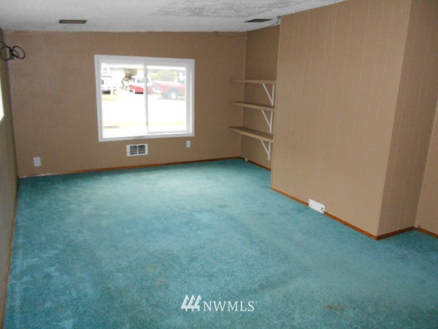 218 Southwest 304th Street Federal Way, WA 98023 - Photo 13 of 14 Gallery Image 13