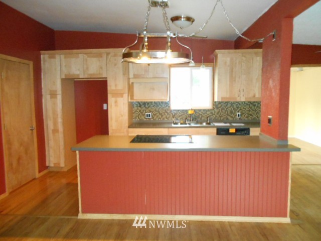218 Southwest 304th Street Federal Way, WA 98023 - Photo 3 of 14 Gallery Image 3