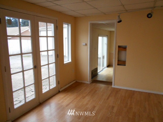 218 Southwest 304th Street Federal Way, WA 98023 - Photo 9 of 14 Gallery Image 9
