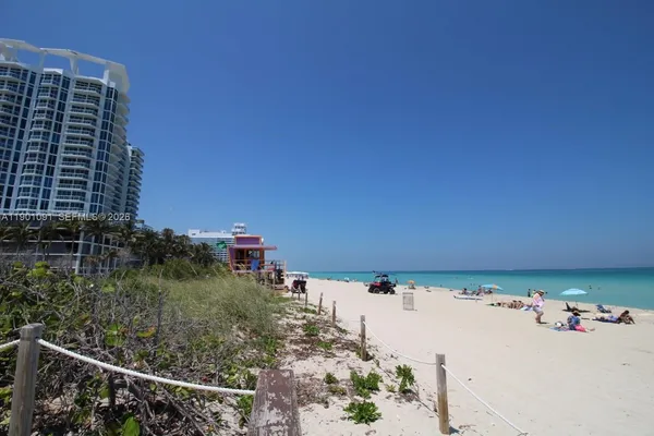 $4,000 | 6422 Collins Avenue, Unit 701, Miami Beach, FL 33141