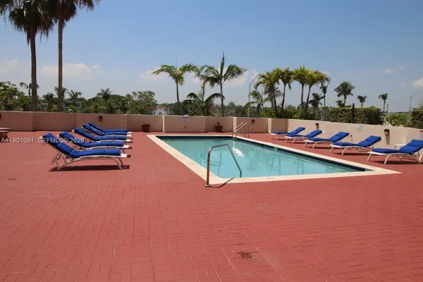 $4,000 | 6422 Collins Avenue, Unit 701, Miami Beach, FL 33141