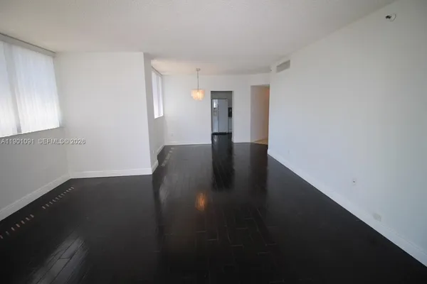 $4,000 | 6422 Collins Avenue, Unit 701, Miami Beach, FL 33141