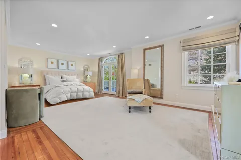 $4,695,000 | 7 Plateau Circle West, Bronxville, NY 10708