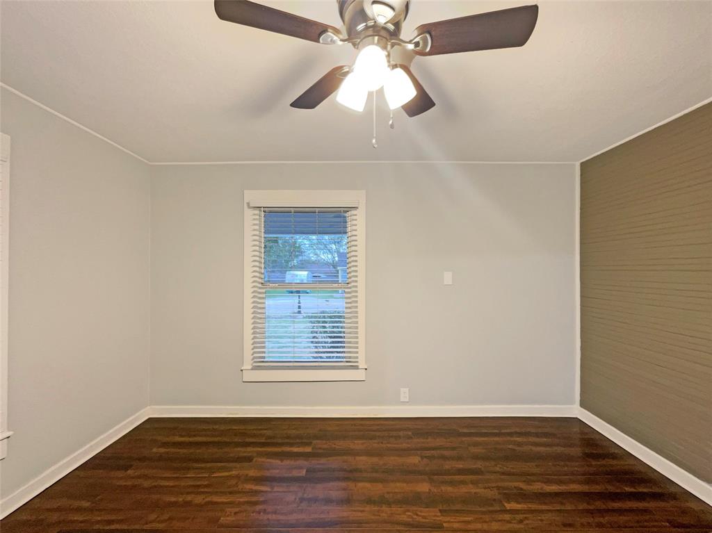 212 North 4th Street Sanger, TX 76266 - Photo 11 of 16