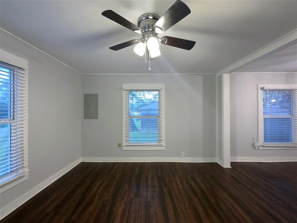 212 North 4th Street Sanger, TX 76266 - Photo 7 of 16