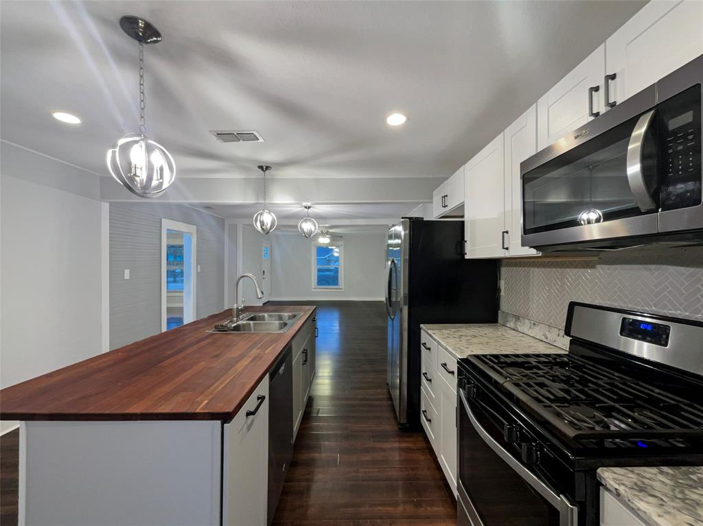 212 North 4th Street Sanger, TX 76266 - Photo 10 of 16