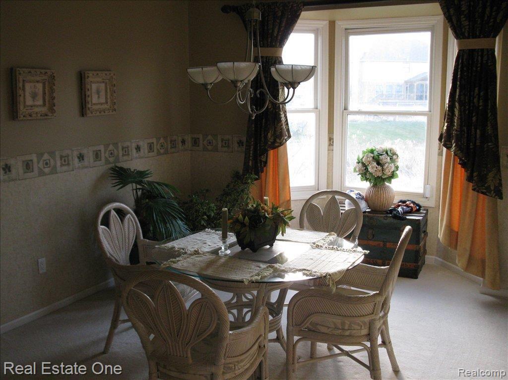 3721 Inverness Drive Rochester, MI 48306 - Photo 6 of 15 Breakfast Nook