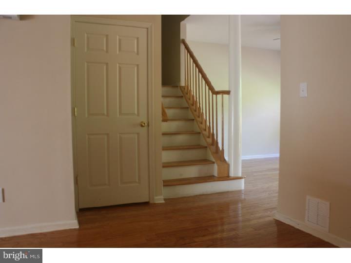 42 York Road West Windsor, NJ 08550 - Photo 4 of 14