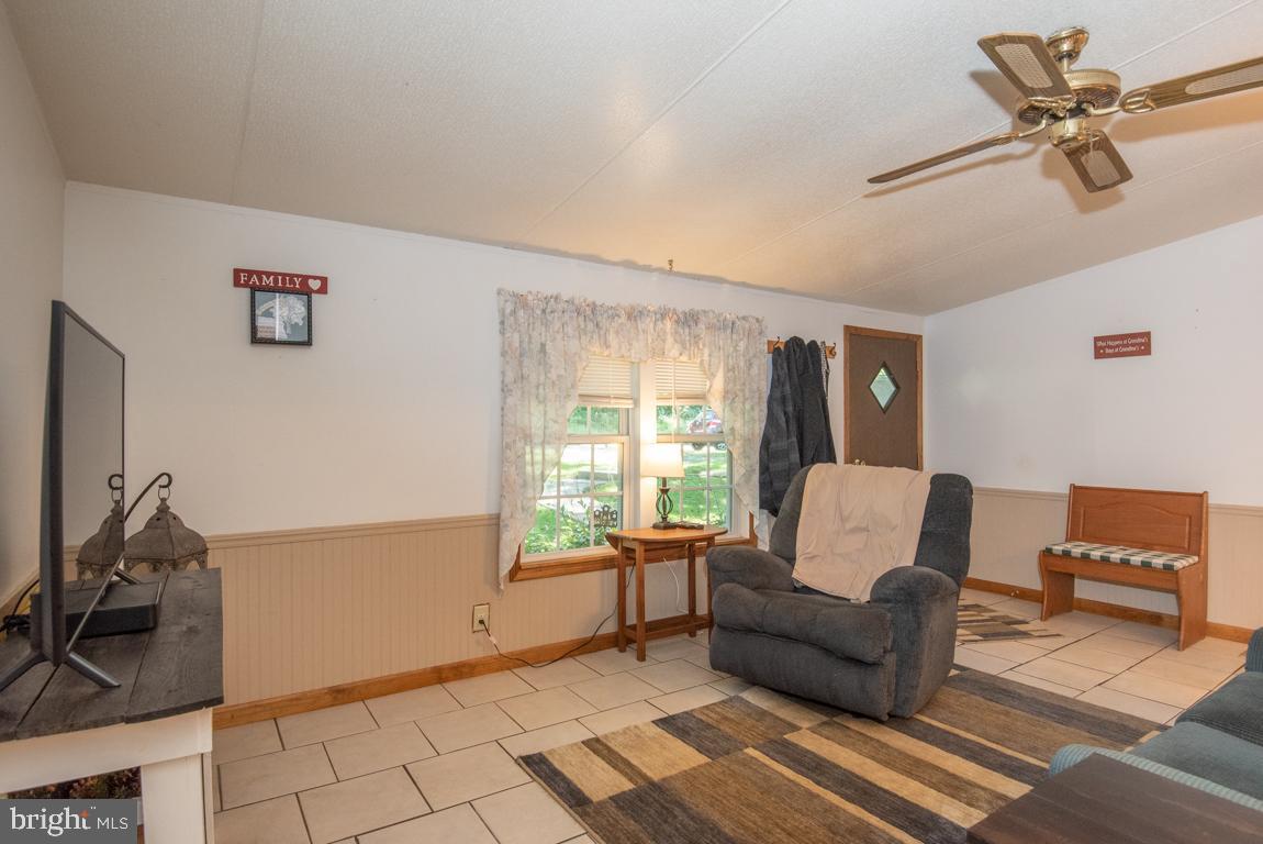 166 Jubilee Road Peach Bottom, PA 17563 - Photo 14 of 49 Living Room