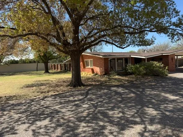 $419,990 | 1015 Walnut Street, Idalou, TX 79329