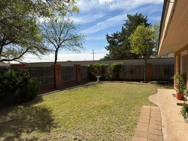 $419,990 | 1015 Walnut Street, Idalou, TX 79329