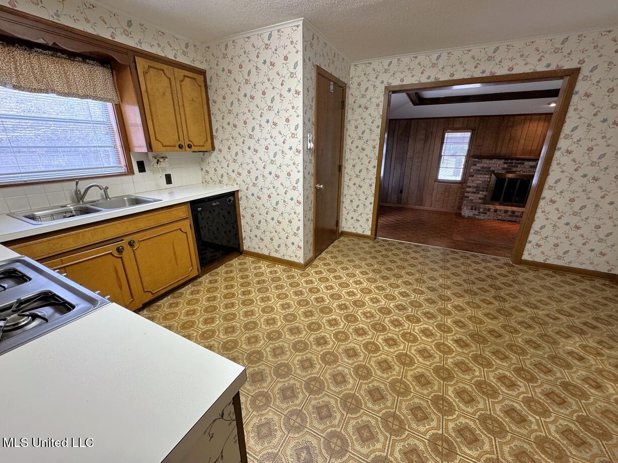 19026 Pineville Road Long Beach, MS 39560 - Photo 4 of 22 Kitchen