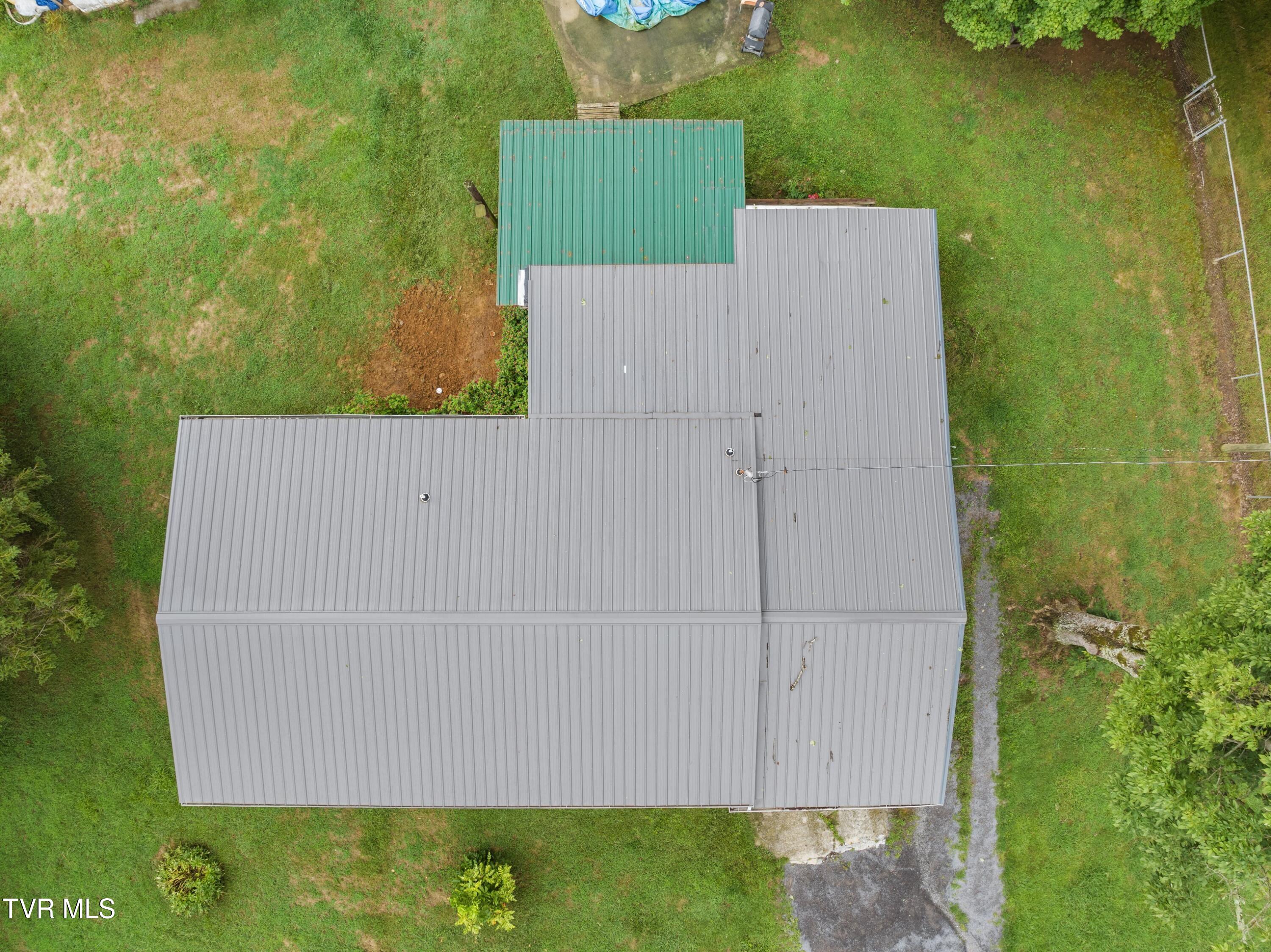 212 Trout Road Bean Station, TN 37708 - Photo 17 of 17 XJI_20240725111614_0770_D.jpg-SMALL