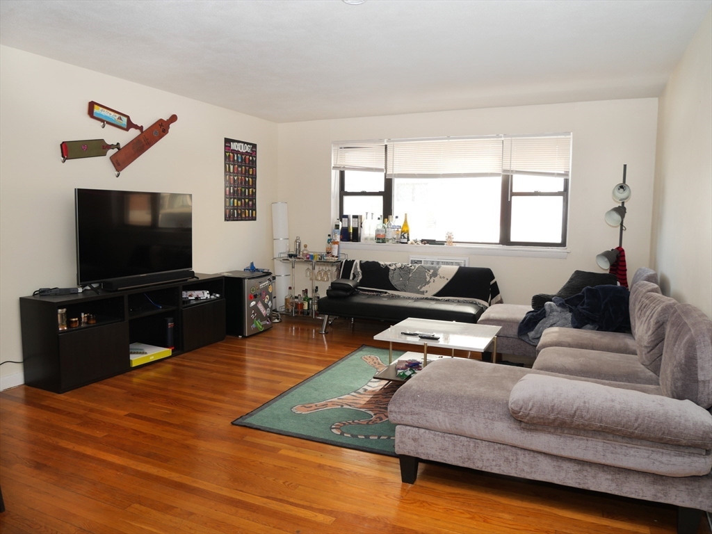 1027 Commonwealth Avenue, Unit 27 Boston, MA 02215 - Photo 2 of 6