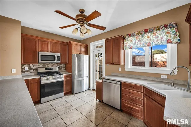 $299,900 | 909 Washington Street, Pekin, IL 61554