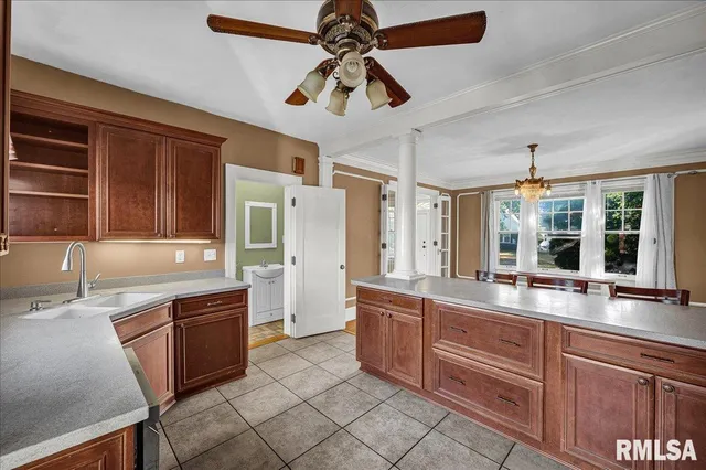 $299,900 | 909 Washington Street, Pekin, IL 61554