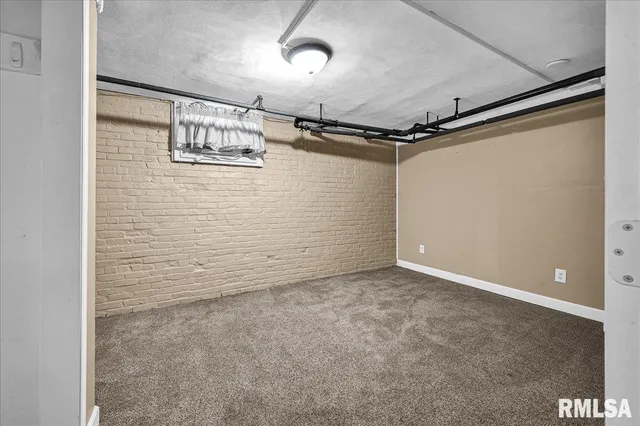 $299,900 | 909 Washington Street, Pekin, IL 61554