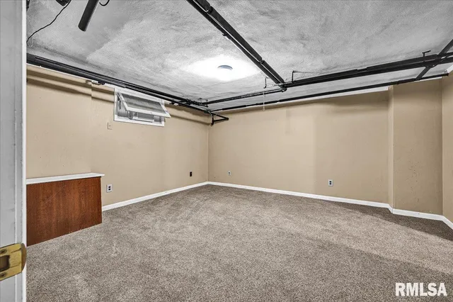 $299,900 | 909 Washington Street, Pekin, IL 61554