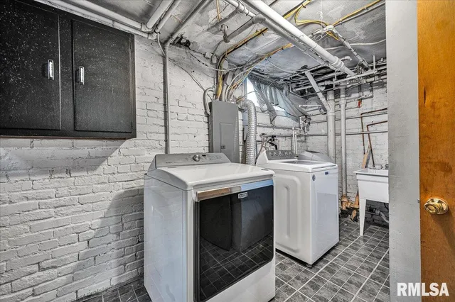 $299,900 | 909 Washington Street, Pekin, IL 61554