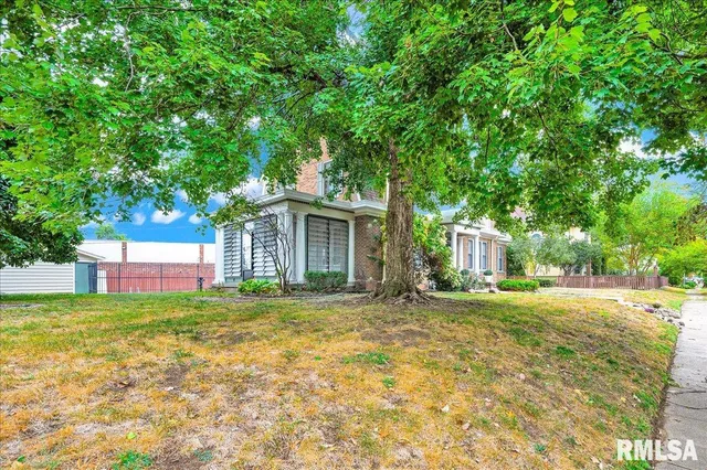 $299,900 | 909 Washington Street, Pekin, IL 61554