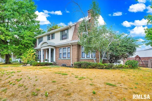 $299,900 | 909 Washington Street, Pekin, IL 61554